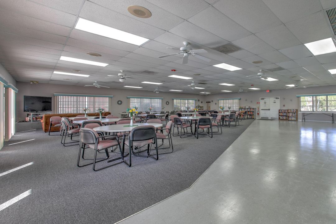 For Sale: $199,999 (2 beds, 2 baths, 1182 Square Feet)