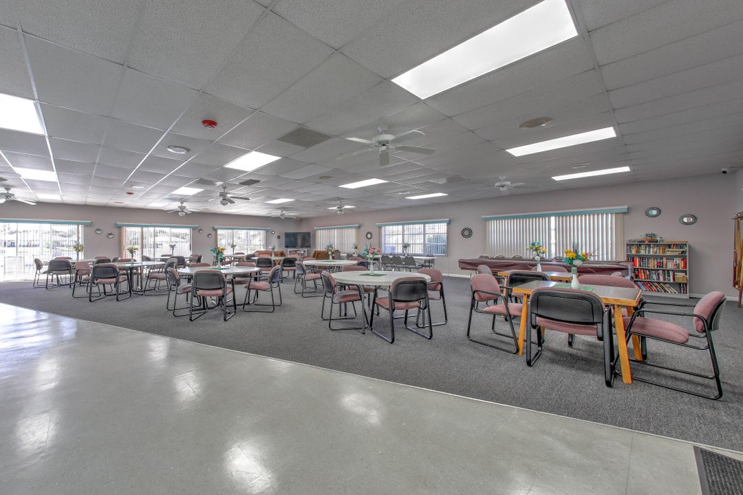 For Sale: $199,999 (2 beds, 2 baths, 1182 Square Feet)