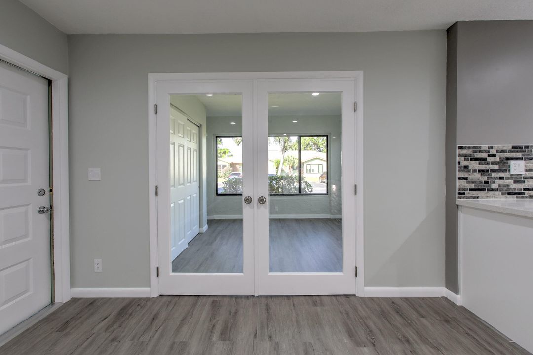 For Sale: $199,999 (2 beds, 2 baths, 1182 Square Feet)