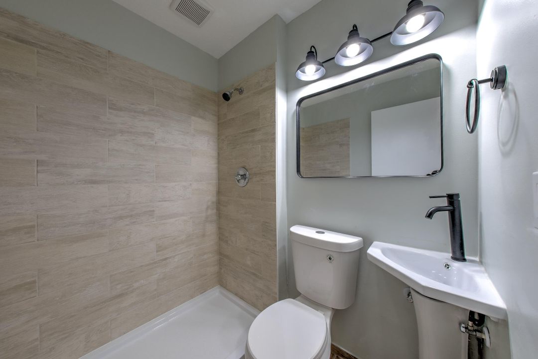 For Sale: $199,999 (2 beds, 2 baths, 1182 Square Feet)