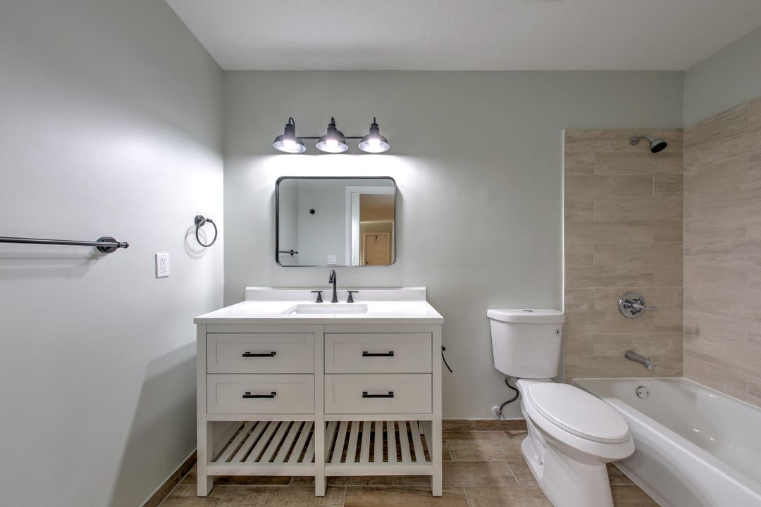 For Sale: $199,999 (2 beds, 2 baths, 1182 Square Feet)