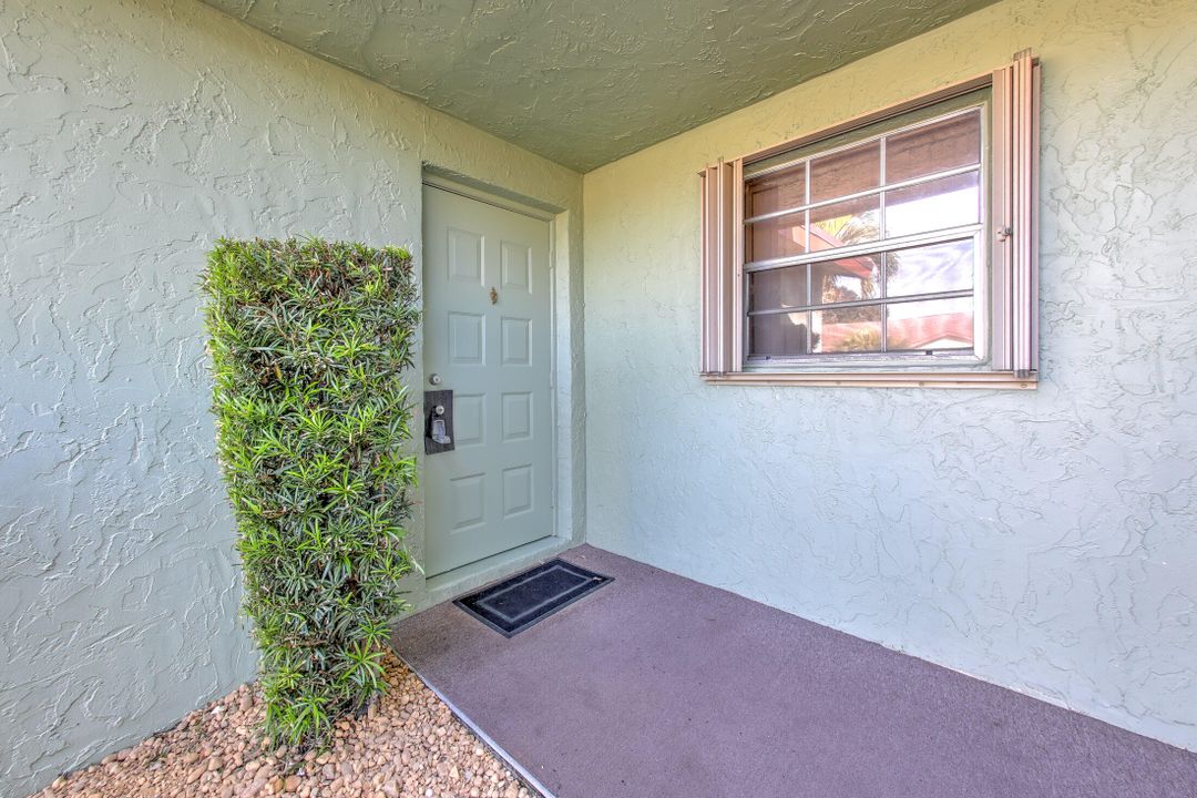For Sale: $199,999 (2 beds, 2 baths, 1182 Square Feet)