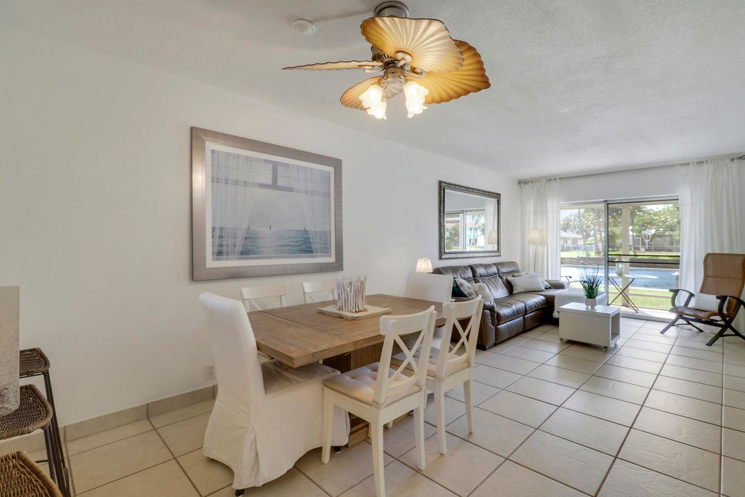 For Sale: $235,000 (2 beds, 2 baths, 888 Square Feet)