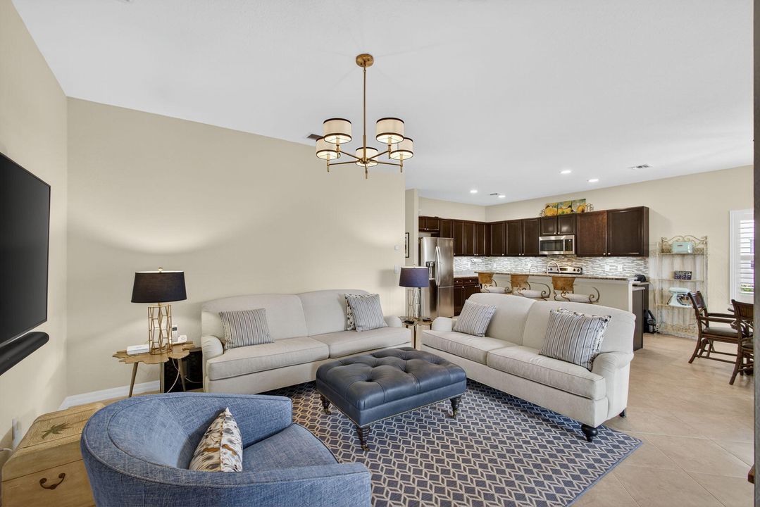 待售: $999,995 (4 贝兹, 2 浴室, 2334 平方英尺)