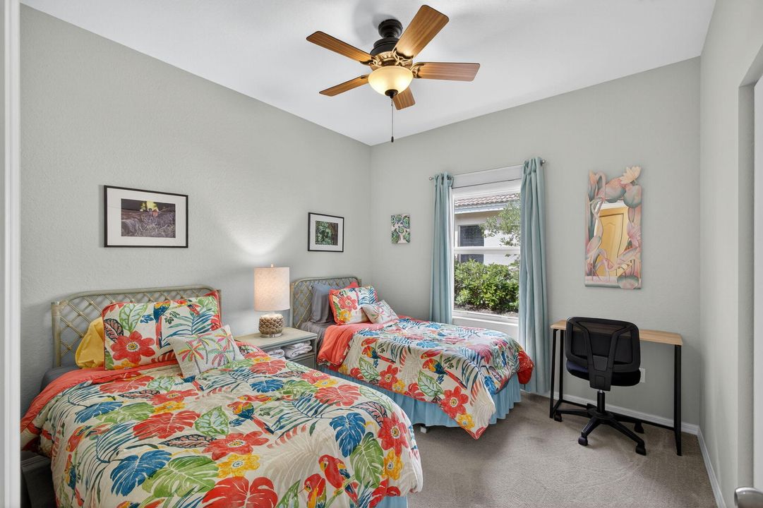 待售: $999,995 (4 贝兹, 2 浴室, 2334 平方英尺)