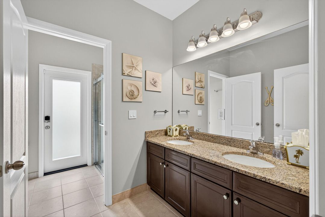 待售: $999,995 (4 贝兹, 2 浴室, 2334 平方英尺)