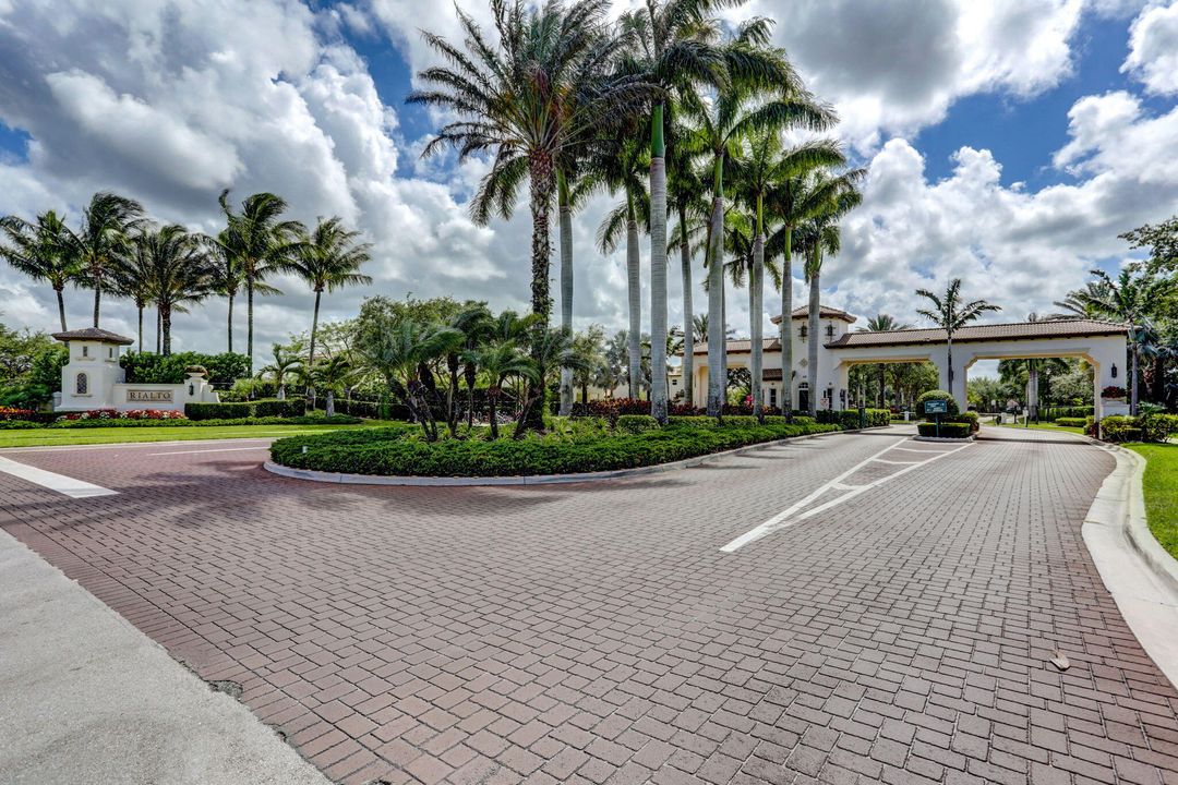 待售: $999,995 (4 贝兹, 2 浴室, 2334 平方英尺)