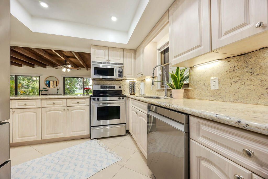 En Venta: $3,500,000 (4 camas, 3 baños, 3144 Pies cuadrados)