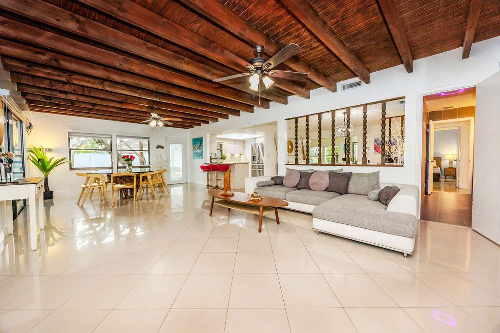 En Venta: $3,500,000 (4 camas, 3 baños, 3144 Pies cuadrados)