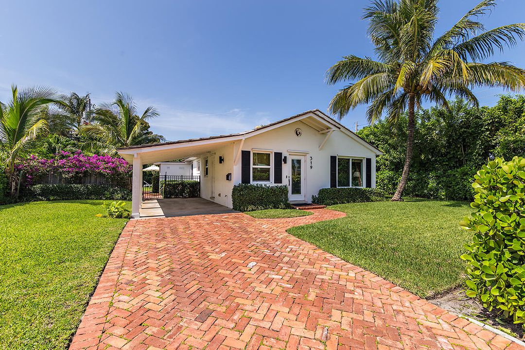 出租: $6,500 (2 贝兹, 1 浴室, 1000 平方英尺)