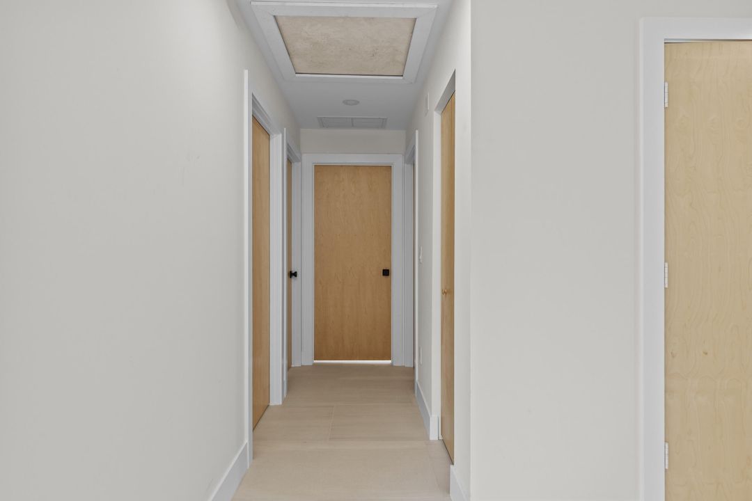 合同活跃: $599,000 (4 贝兹, 2 浴室, 1344 平方英尺)