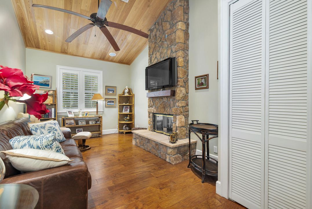 待售: $4,500,000 (3 贝兹, 3 浴室, 3293 平方英尺)