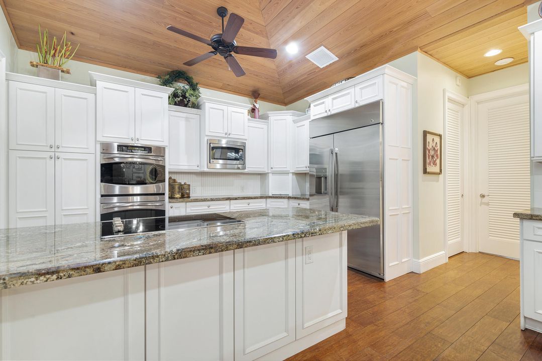 待售: $4,500,000 (3 贝兹, 3 浴室, 3293 平方英尺)