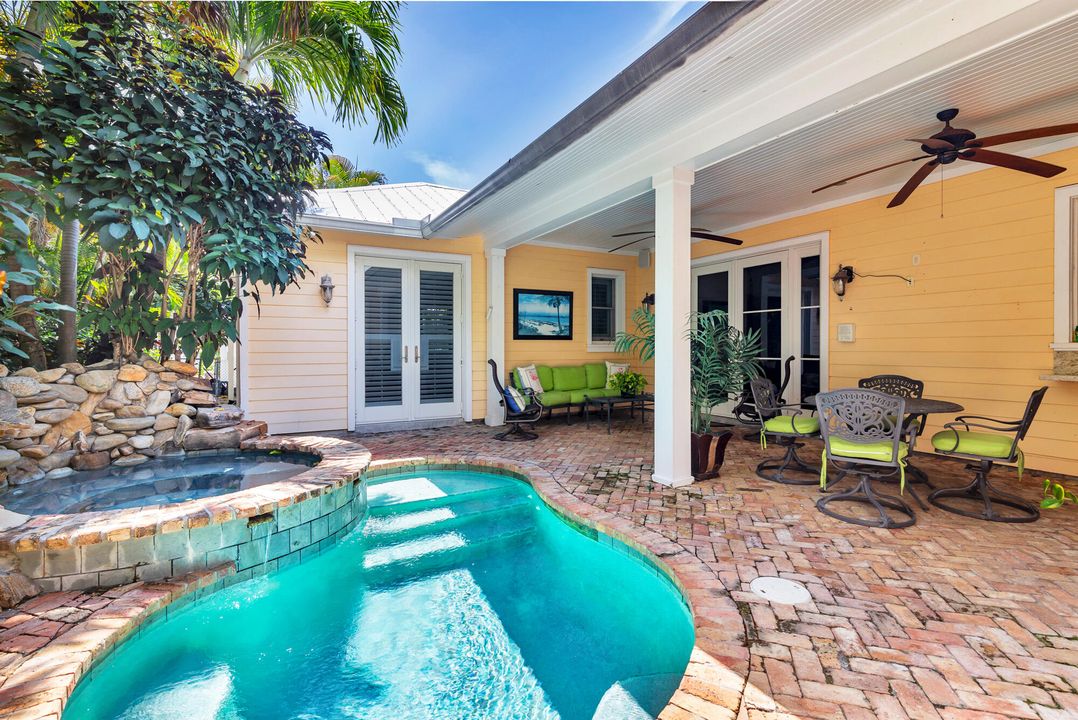 待售: $4,500,000 (3 贝兹, 3 浴室, 3293 平方英尺)