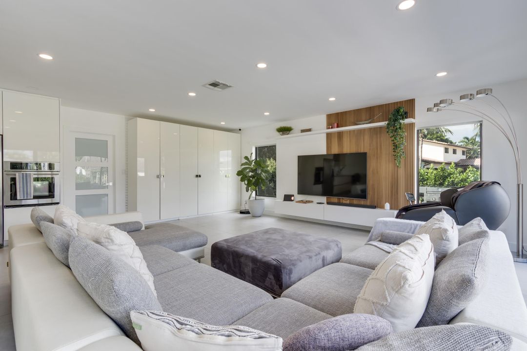 待售: $2,875,000 (3 贝兹, 2 浴室, 1980 平方英尺)