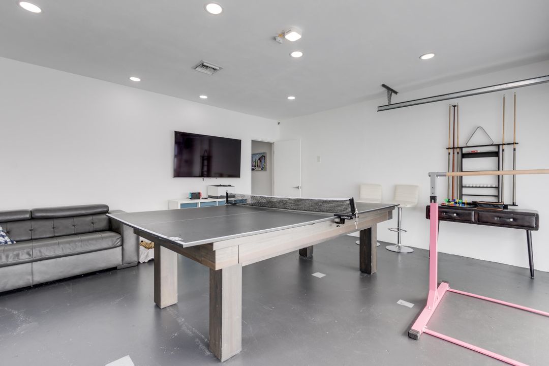 待售: $2,875,000 (3 贝兹, 2 浴室, 1980 平方英尺)