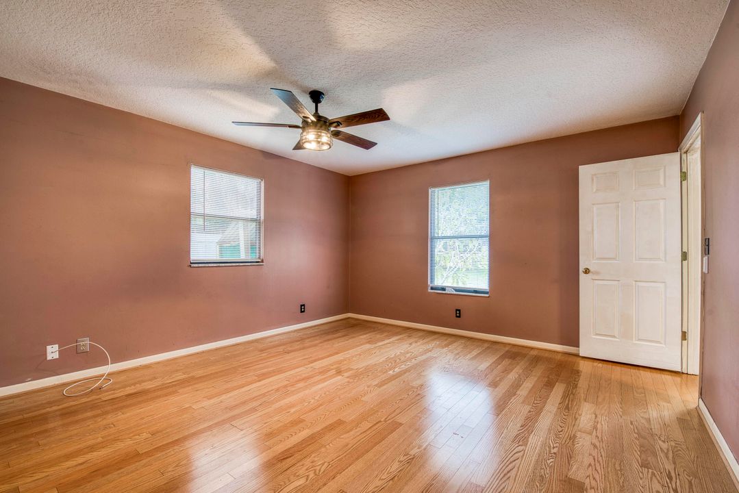 合同活跃: $459,000 (3 贝兹, 2 浴室, 1380 平方英尺)