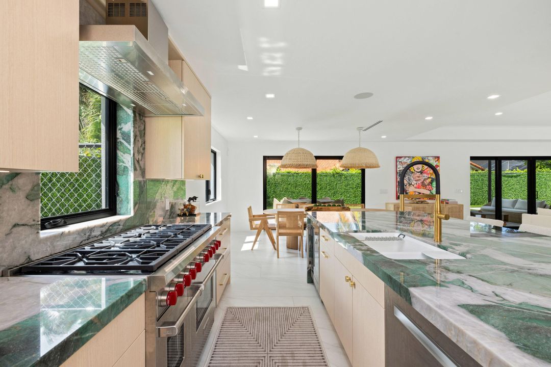 Active With Contract: $3,195,000 (4 beds, 2 baths, 2303 Square Feet)