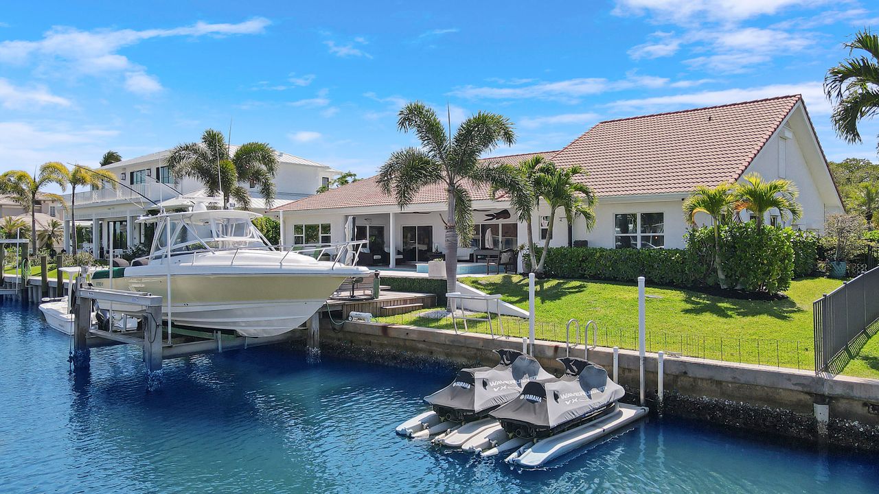 На продажу: $2,350,000 (3 спален, 3 ванн, 2744 Квадратных фут)