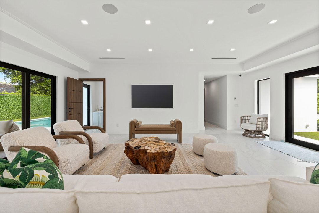 Active With Contract: $3,195,000 (4 beds, 2 baths, 2303 Square Feet)