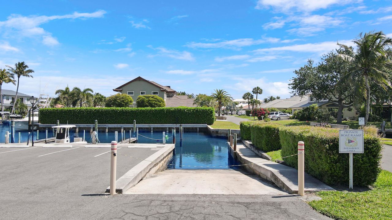 На продажу: $2,350,000 (3 спален, 3 ванн, 2744 Квадратных фут)