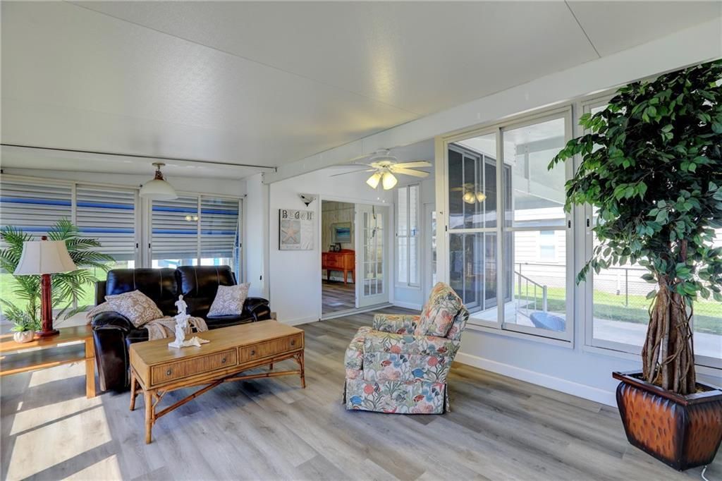 待售: $189,500 (2 贝兹, 2 浴室, 994 平方英尺)