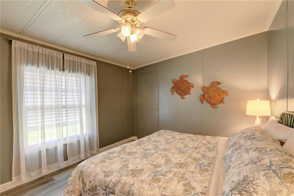 待售: $189,500 (2 贝兹, 2 浴室, 994 平方英尺)