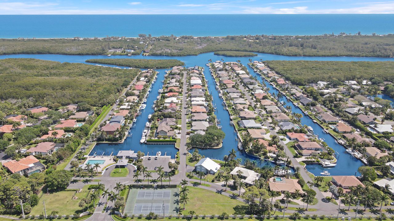 На продажу: $2,350,000 (3 спален, 3 ванн, 2744 Квадратных фут)