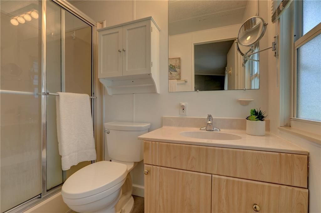 待售: $189,500 (2 贝兹, 2 浴室, 994 平方英尺)