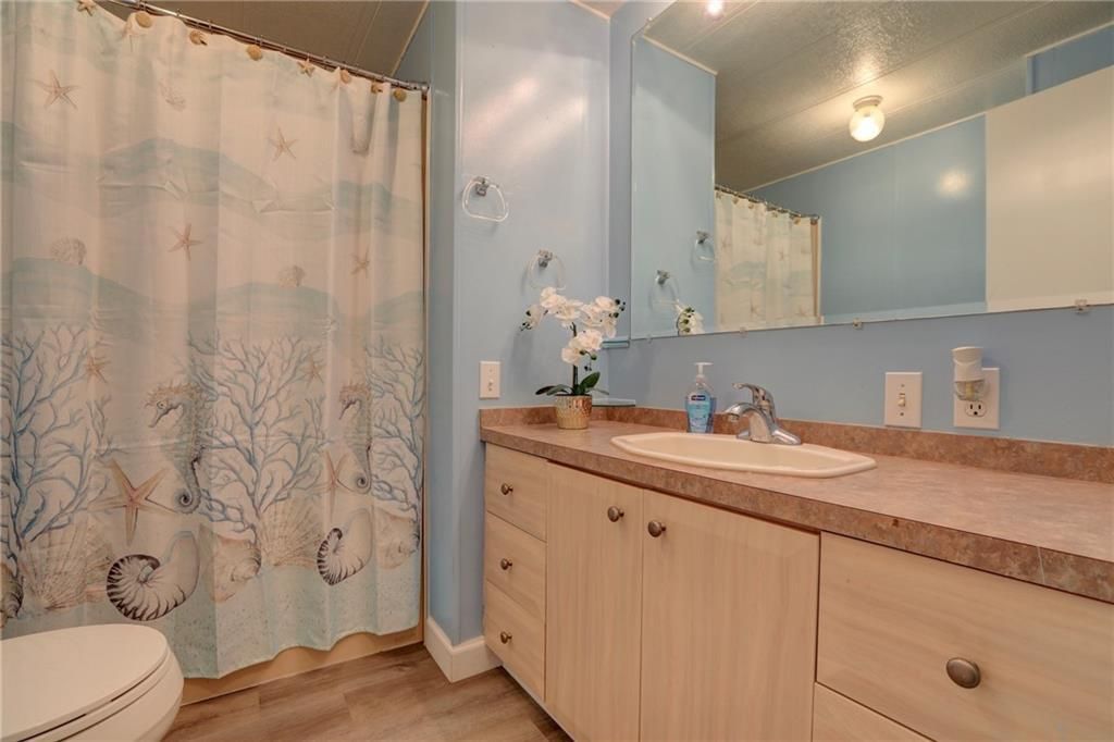 待售: $189,500 (2 贝兹, 2 浴室, 994 平方英尺)