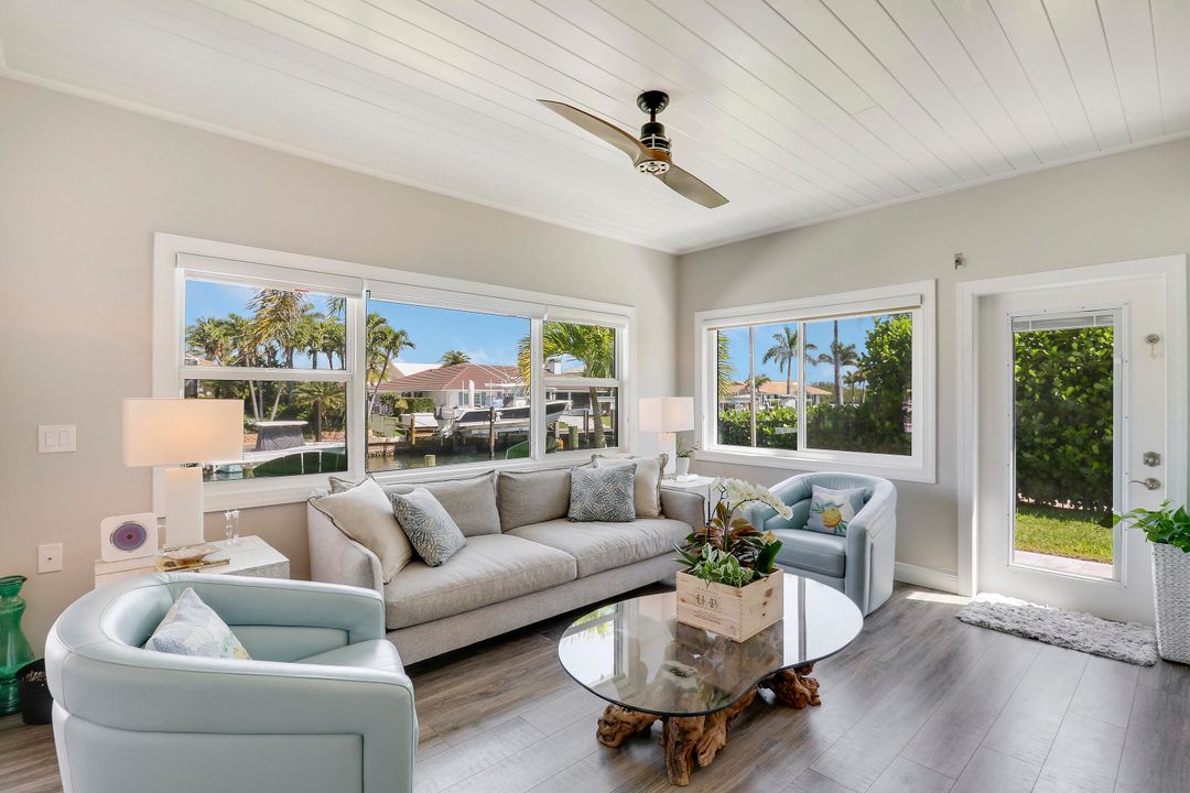 На продажу: $2,350,000 (3 спален, 3 ванн, 2744 Квадратных фут)