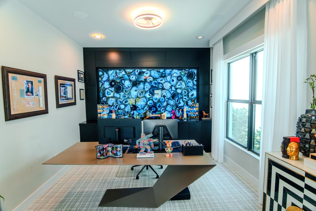 В аренду: $17,900 (5 спален, 6 ванн, 5315 Квадратных фут)