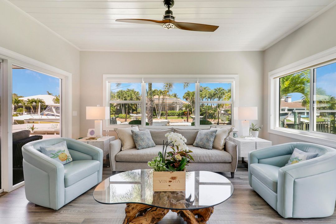 На продажу: $2,350,000 (3 спален, 3 ванн, 2744 Квадратных фут)