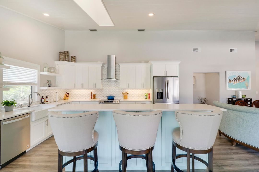 На продажу: $2,350,000 (3 спален, 3 ванн, 2744 Квадратных фут)