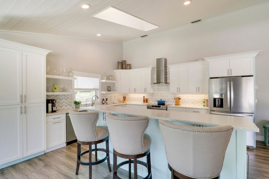 На продажу: $2,350,000 (3 спален, 3 ванн, 2744 Квадратных фут)