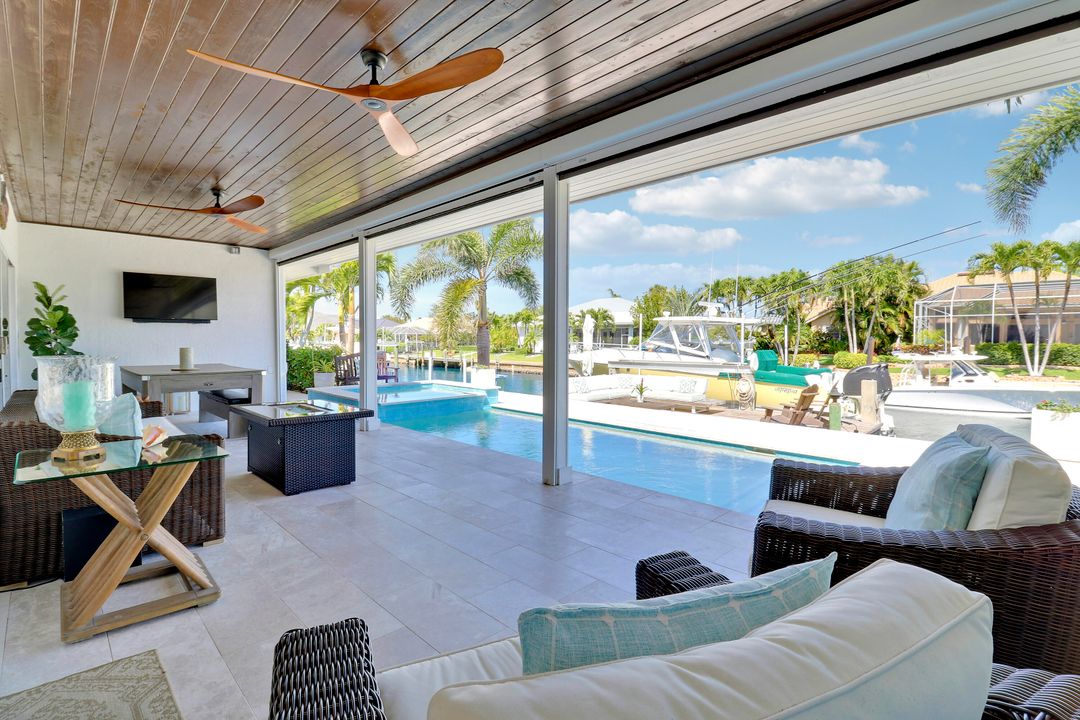 На продажу: $2,350,000 (3 спален, 3 ванн, 2744 Квадратных фут)