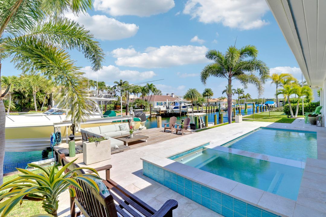 На продажу: $2,350,000 (3 спален, 3 ванн, 2744 Квадратных фут)