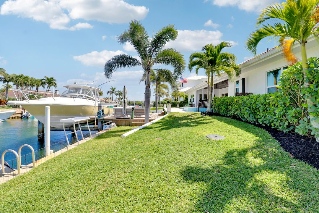 На продажу: $2,350,000 (3 спален, 3 ванн, 2744 Квадратных фут)