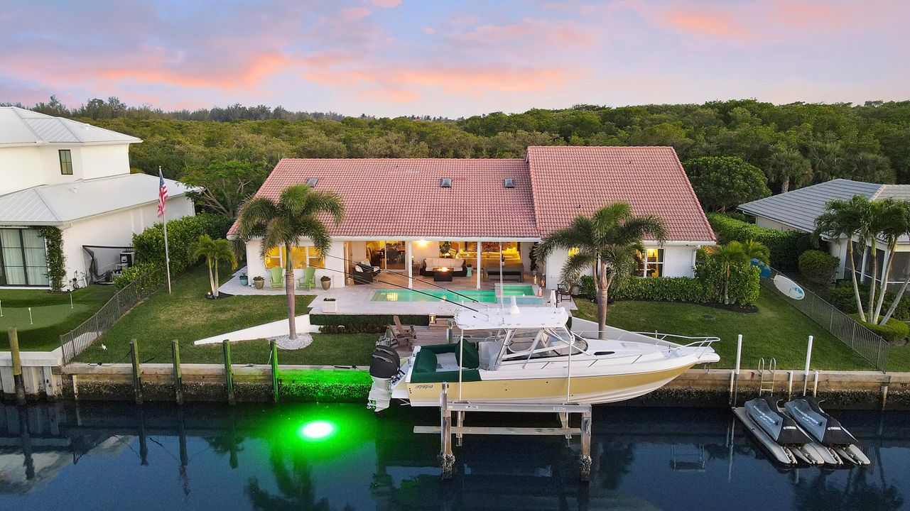 На продажу: $2,350,000 (3 спален, 3 ванн, 2744 Квадратных фут)