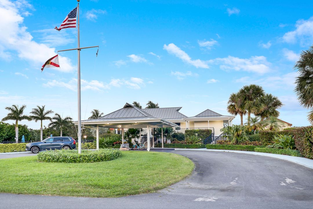 На продажу: $2,350,000 (3 спален, 3 ванн, 2744 Квадратных фут)