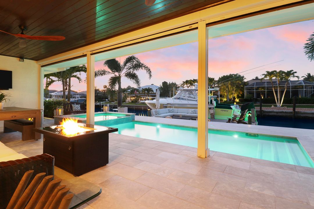 На продажу: $2,350,000 (3 спален, 3 ванн, 2744 Квадратных фут)