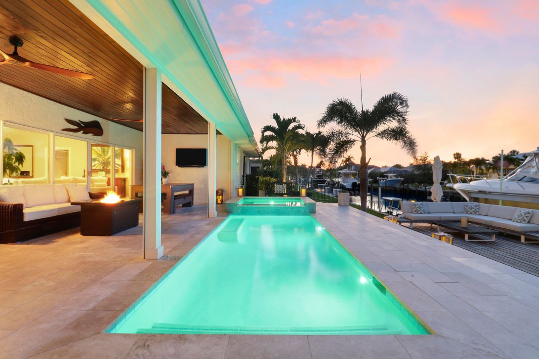 На продажу: $2,350,000 (3 спален, 3 ванн, 2744 Квадратных фут)