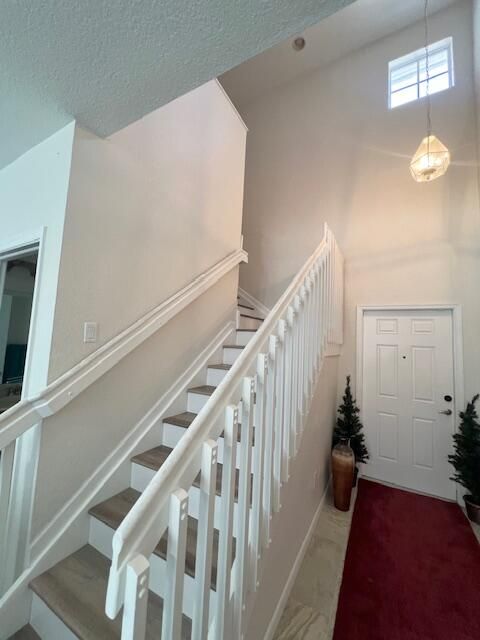 En Venta: $450,000 (3 camas, 2 baños, 1748 Pies cuadrados)