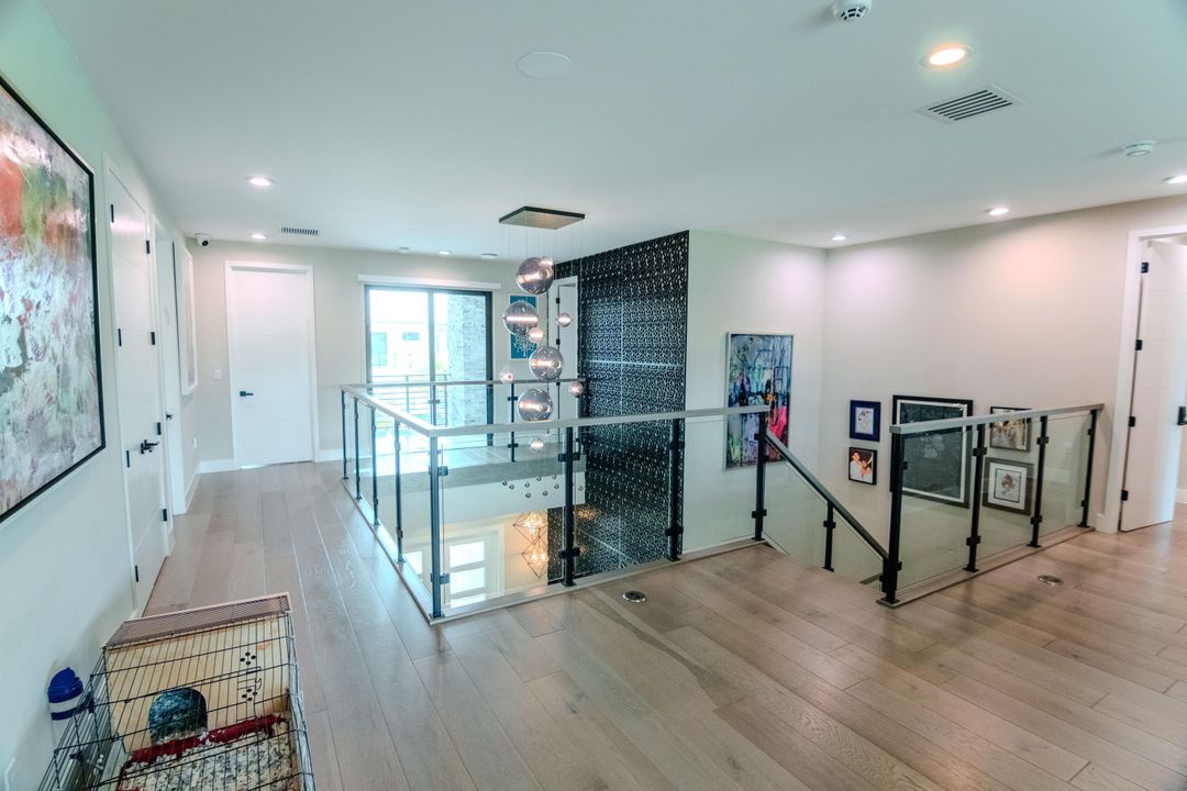 В аренду: $17,900 (5 спален, 6 ванн, 5315 Квадратных фут)