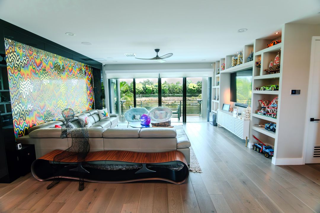 В аренду: $17,900 (5 спален, 6 ванн, 5315 Квадратных фут)