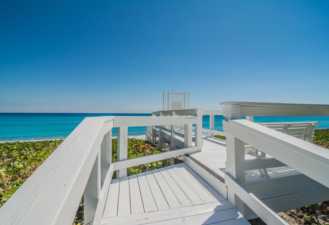 最近售出: $1,467,000 (3 贝兹, 3 浴室, 2145 平方英尺)