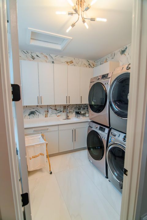 В аренду: $17,900 (5 спален, 6 ванн, 5315 Квадратных фут)