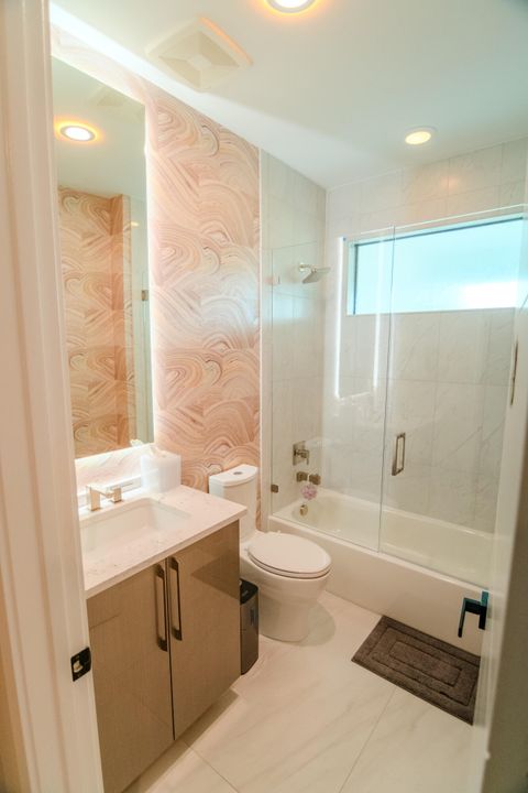 В аренду: $17,900 (5 спален, 6 ванн, 5315 Квадратных фут)