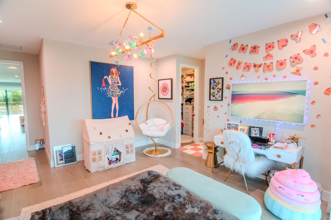 В аренду: $17,900 (5 спален, 6 ванн, 5315 Квадратных фут)