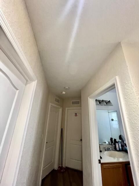 En Venta: $450,000 (3 camas, 2 baños, 1748 Pies cuadrados)